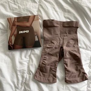 skims sculpting shorts